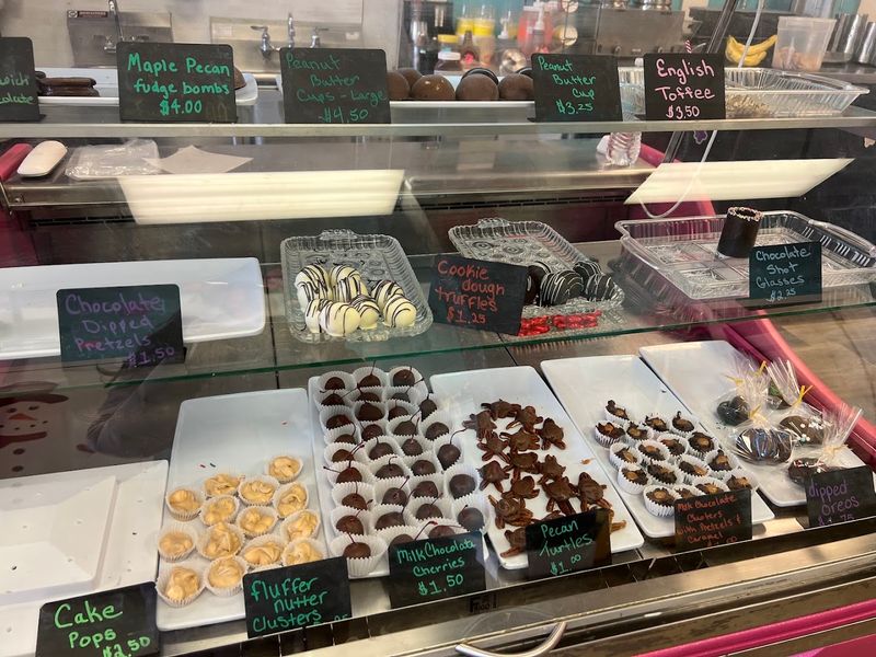 Inside A Connecticut Candy Shop Where Old-Fashioned Fudge Is Still Made The Classic Way - Decor Hint 20 To 26 Fudge Flavors Available Every Single Day
