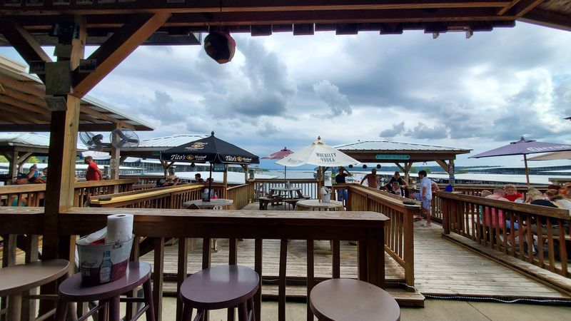 Hu-B’s At Kuttawa Harbor