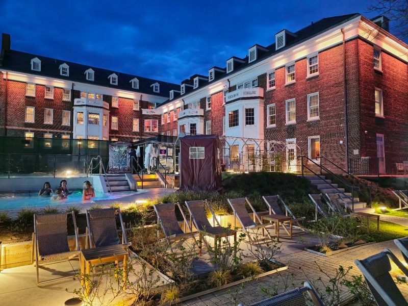 New York's Adults-Only Spa Resort Offers Thermal Pools And Total Relaxation - Decor Hint Over 20 Distinct Wellness Experiences Under One Roof