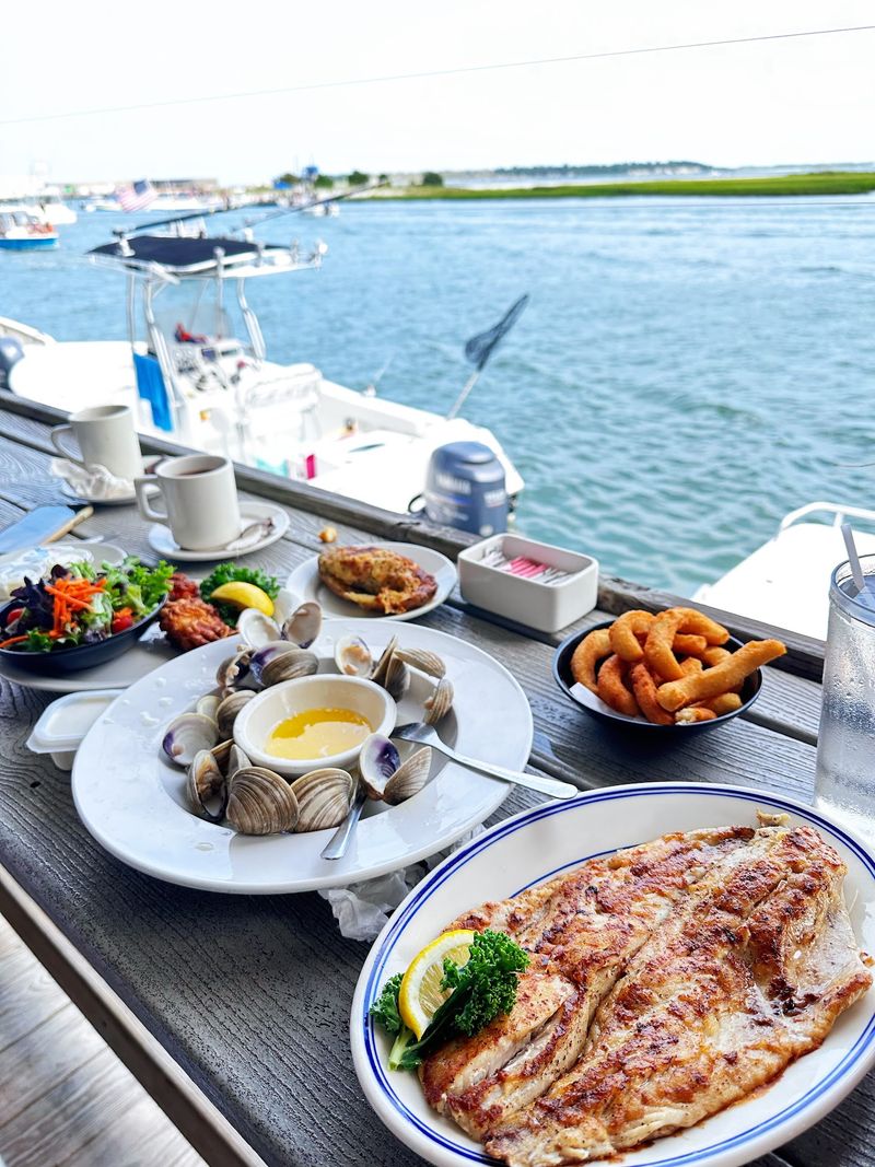 Sanitary Fish Market And Restaurant, Morehead City