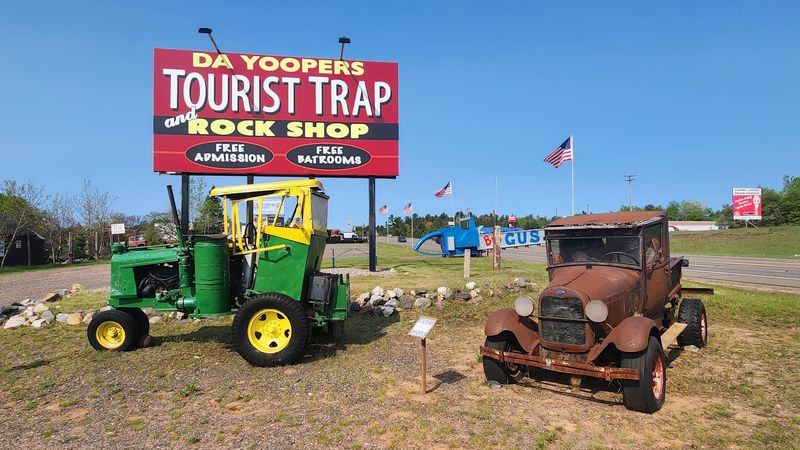Da Yoopers Tourist Trap And Rock Shop, Ishpeming