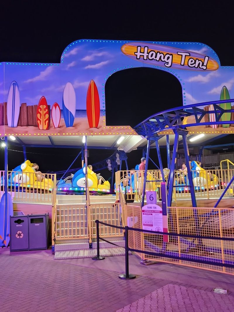 This New Jersey Amusement Park Is Free To Enter, And You Pay Only For The Rides You Choose - Decor Hint Rides For Every Age Group