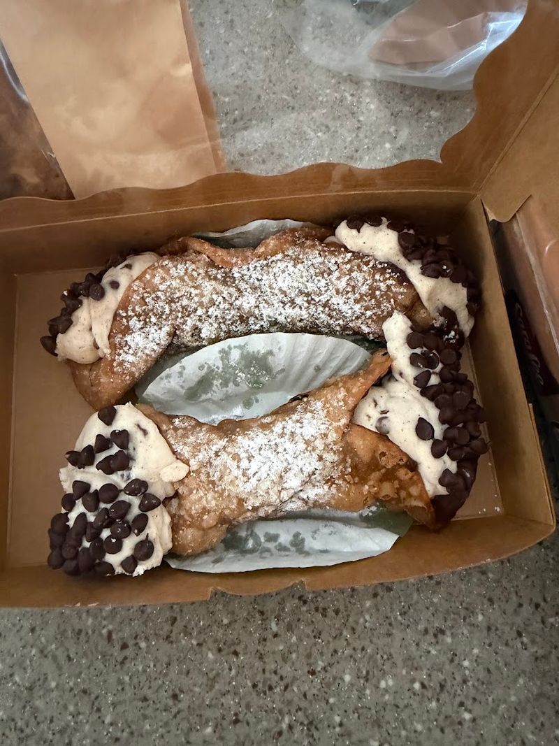 Chicoli's Cannolis