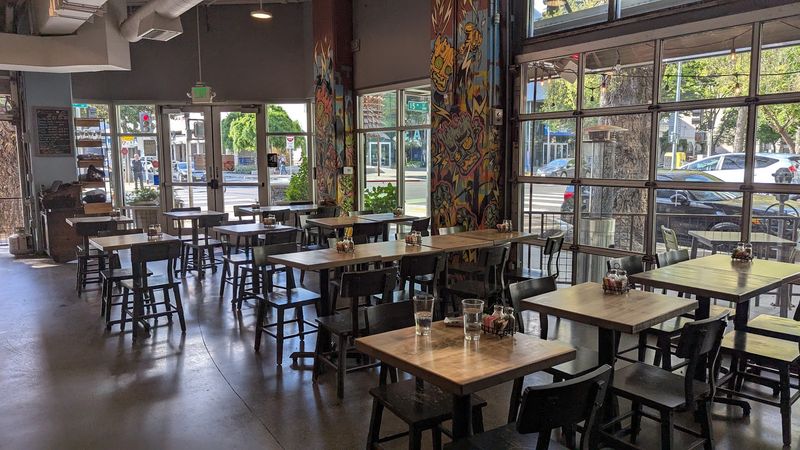 12 Sacramento, California Brunch Spots That Are Well Worth The Weekend Wait - Decor Hint Capitol Garage