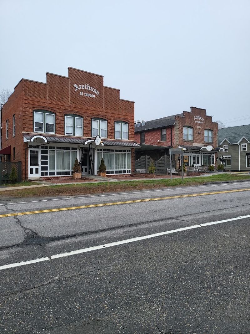 10 Connecticut Restaurants So Hidden The Drive There Becomes Part Of The Adventure - Decor Hint Arethusa Al Tavolo, Bantam