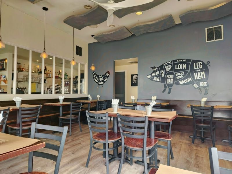 Connecticut's Hidden Barbecue Gem You'll Want To Discover - Decor Hint A Relaxed Setting Keeps The Focus On The Food