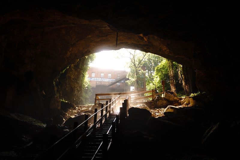 This Kentucky Town Was Built Directly Over A Living Cave And Most Visitors Have No Idea - Decor Hint The Surprising History Of The Cave And The Town