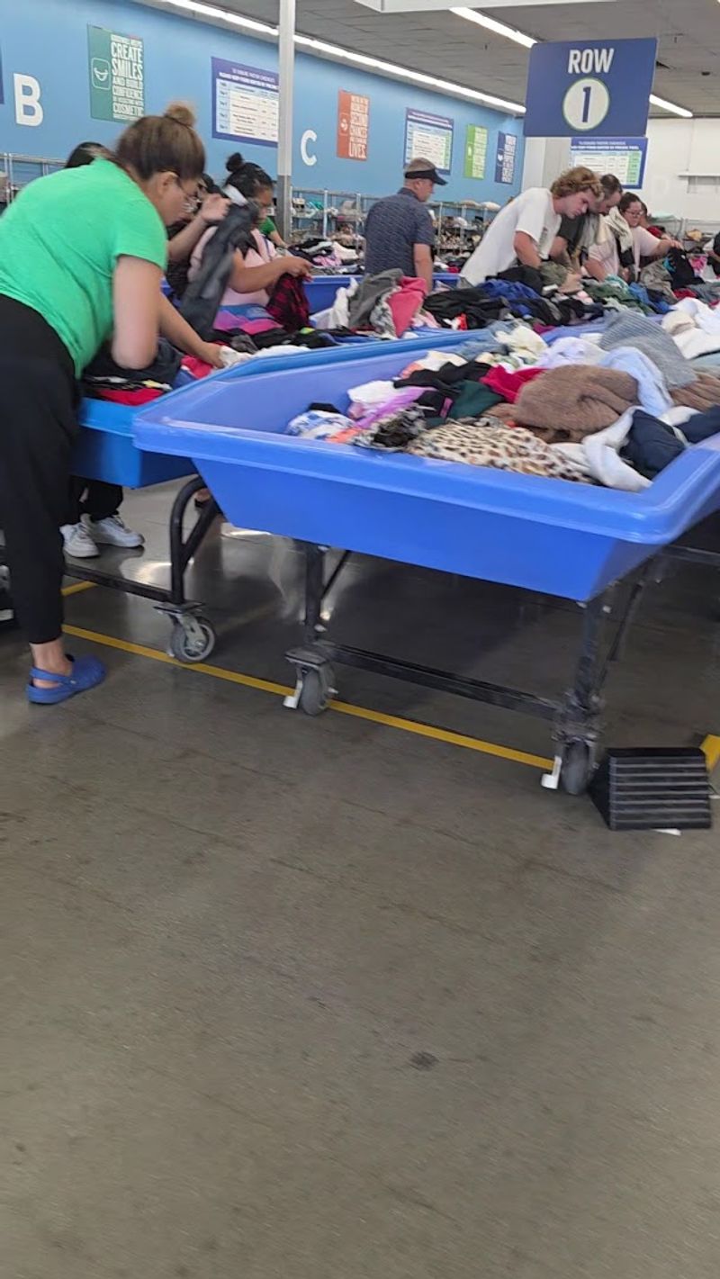 The Enormous Thrift Store In Kentucky Where You Can Stuff Your Trunk For $40 - Decor Hint The Blue Bin Experience