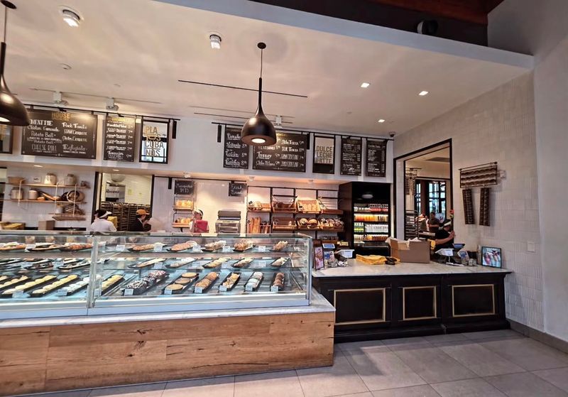Porto's Bakery & Café, Glendale, California