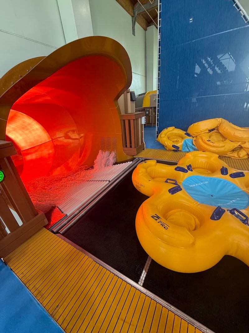 Turn A Connecticut Family Trip Into A Weekend Of Water Slides And Adventure - Decor Hint Slides, Pools, And Family Adventure