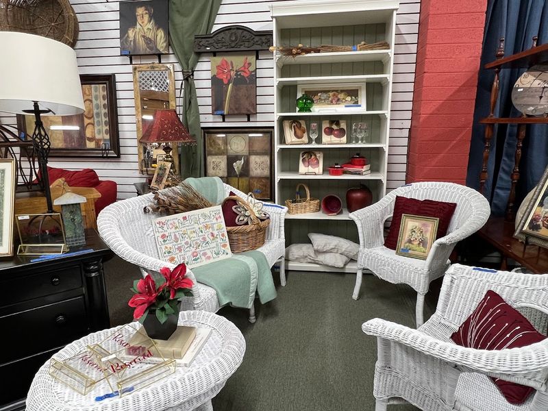 Cedar Closet Thrift Store, Flagstaff