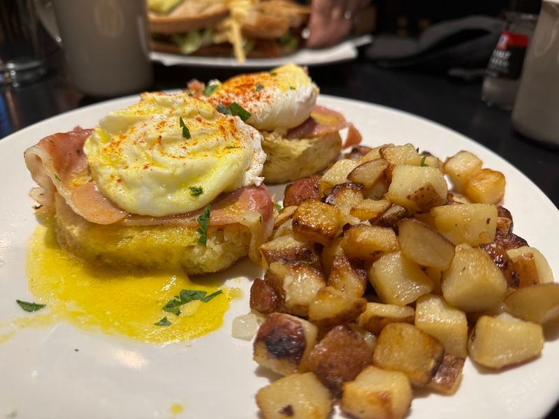 9 Kentucky Spots Serving Hot Browns So Good Even Louisville Purists Approve - Decor Hint The Cafe