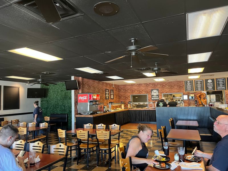 12 Budget-Friendly Kentucky Buffets Where You Can Feast Without Overspending - Decor Hint Fat Jimmy's Pizza, Louisville