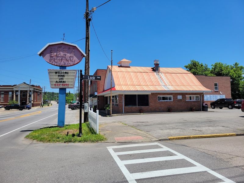 10 Kentucky Restaurants So Remote They Turn The Drive Into Part Of The Journey - Decor Hint Dee's Drive Inn Foods, Louisa