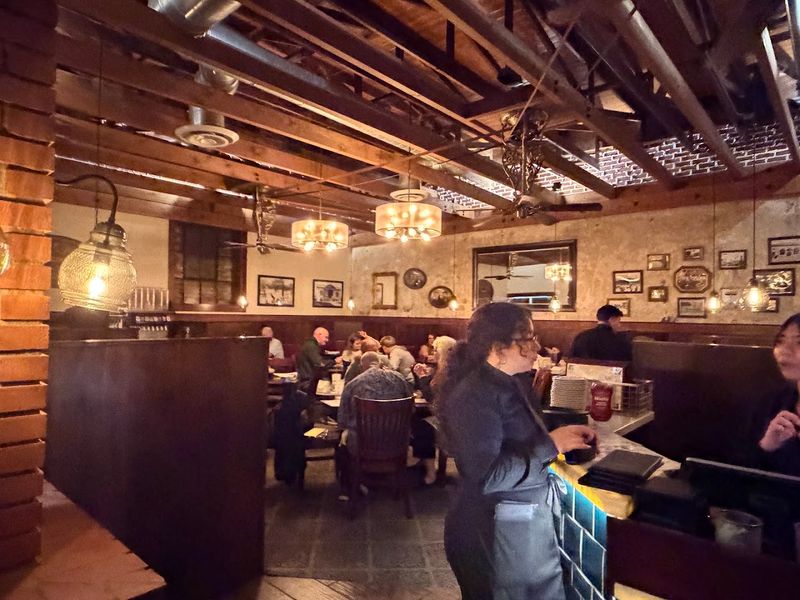 Shaw's Steakhouse & Tavern, Santa Maria