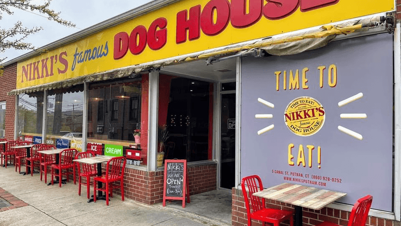 Nikki's Dog House, Putnam