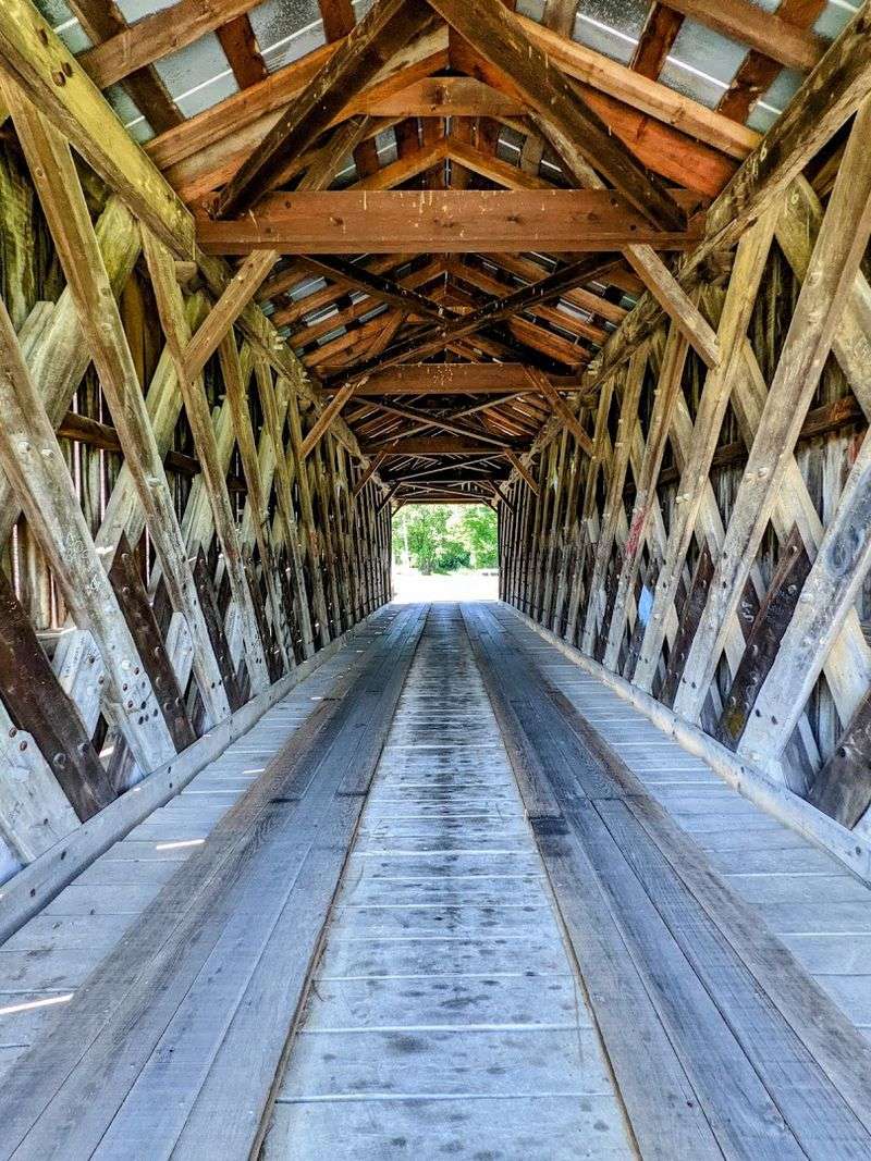 Kentucky Has Only 11 Covered Bridges Left And Each One Is Worth The Drive - Decor Hint Goddard Covered Bridge