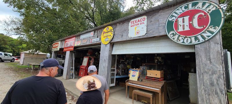 9 Massive Flea Markets In Tennessee Where $40 Fills Your Entire Car With Treasures - Decor Hint Dog Days Flea Market, Ardmore