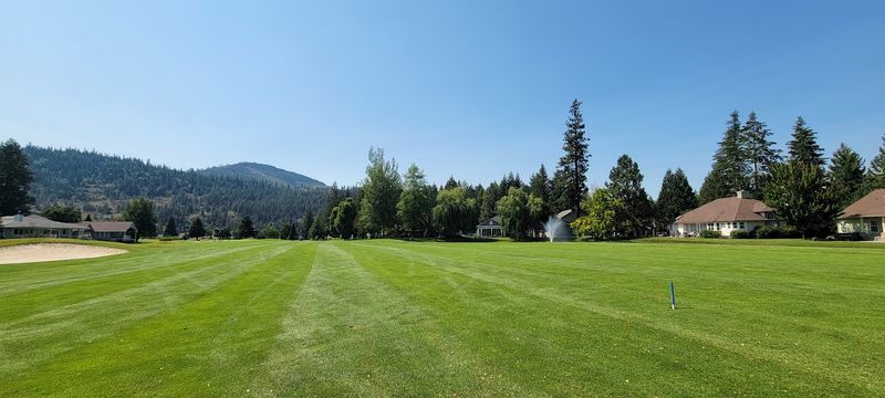 This Private Idaho Lake Community Is So Exclusive It Has Its Own Rules, Beach, And Membership System Dating Back To The 1970s - Decor Hint Treat It As A Residential Community, Not A Public Attraction