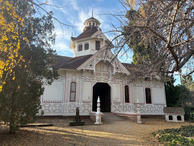 Save The Queen Anne Cottage For The Fairytale Reveal