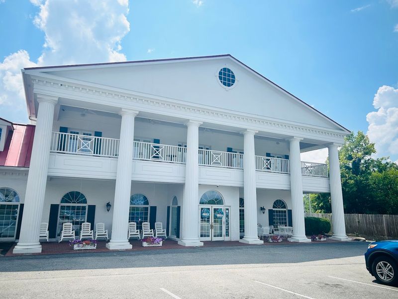 Kentucky Hides One Restaurant With The Most Famous Fried Chicken Story In America - Decor Hint The Birthplace Of A Legend