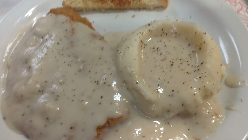 10 Nebraska Restaurants Serving Gravy-Soaked Comfort Food That Hits The Spot - Decor Hint Penny's Diner, North Platte, Nebraska
