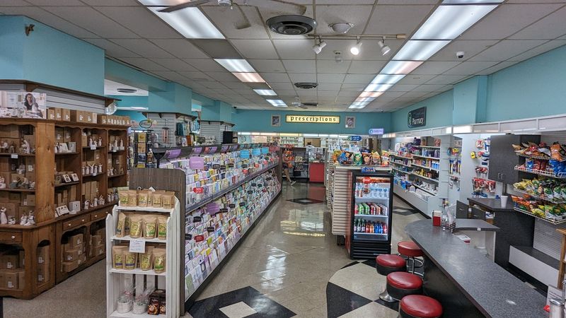 10 Low-Key Bardstown, Kentucky Restaurants Locals Keep Suggesting To Everyone Who'll Listen - Decor Hint Hurst Discount Drug Soda Fountain