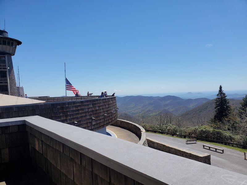 Brasstown Bald Draws Hikers By The Thousands