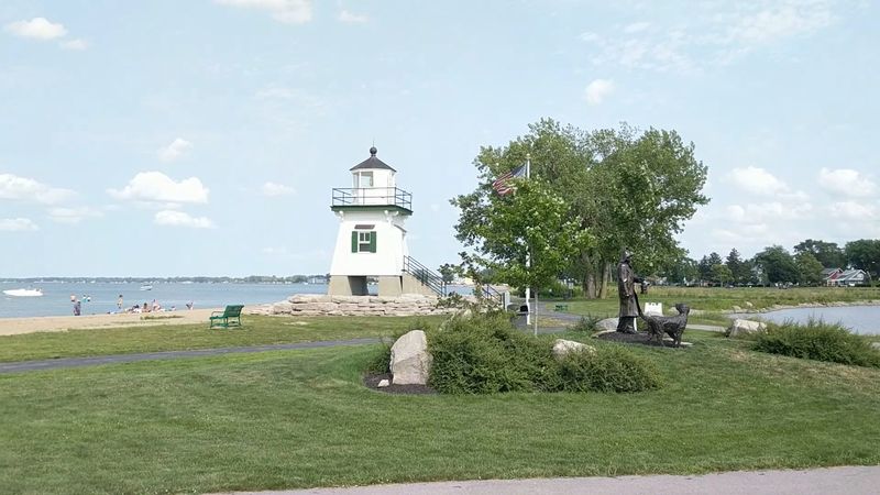Port Clinton Lighthouse And Waterworks Park
