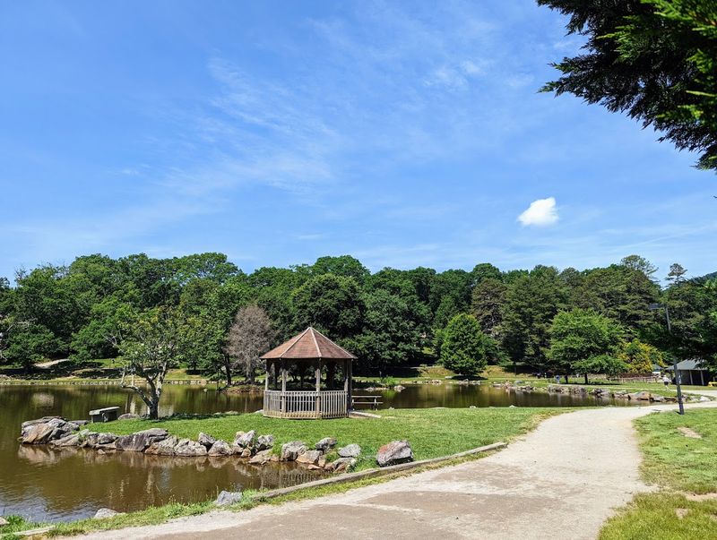 Lake Tomahawk Park
