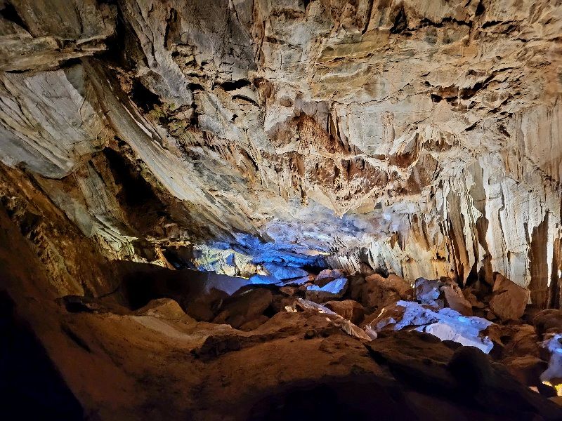 11 California Places Where You Can Turn A Hot Summer Day Into A Surprisingly Cool Outing - Decor Hint Mercer Caverns, Murphys