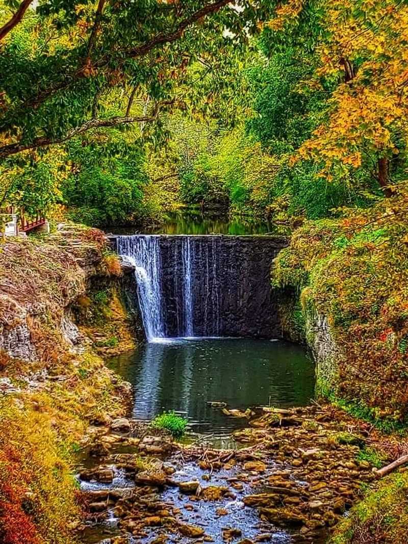 Cedar Cliff Falls, Cedarville