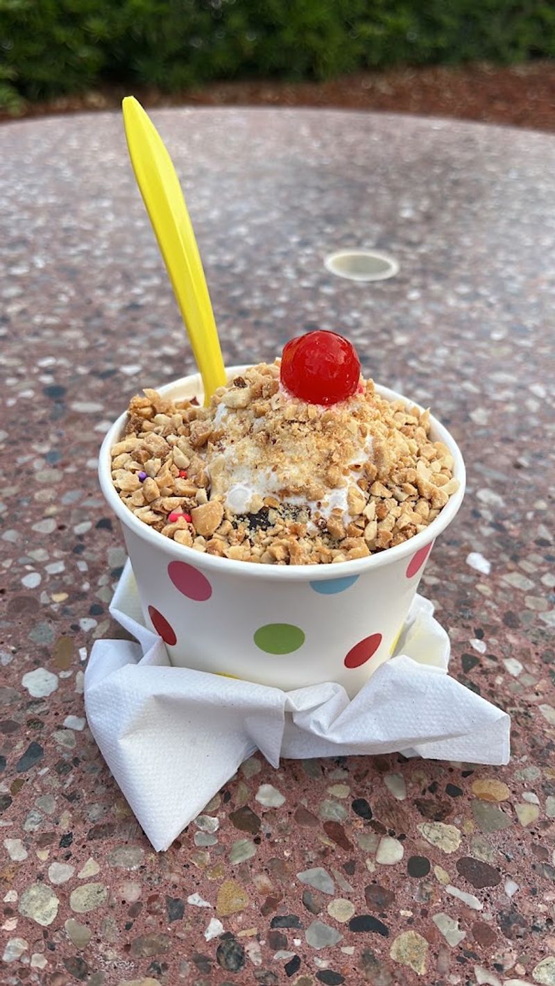 This Huge Ice Cream Cone Shop In Florida Is Hard To Miss - Decor Hint Prices That Won't Shock You