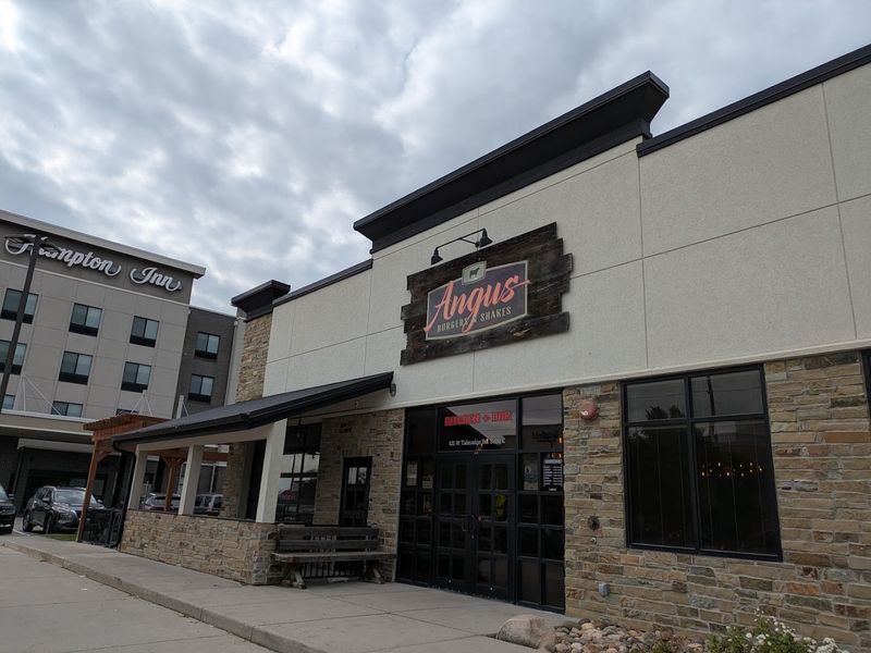 Angus Burgers & Shakes, Kearney