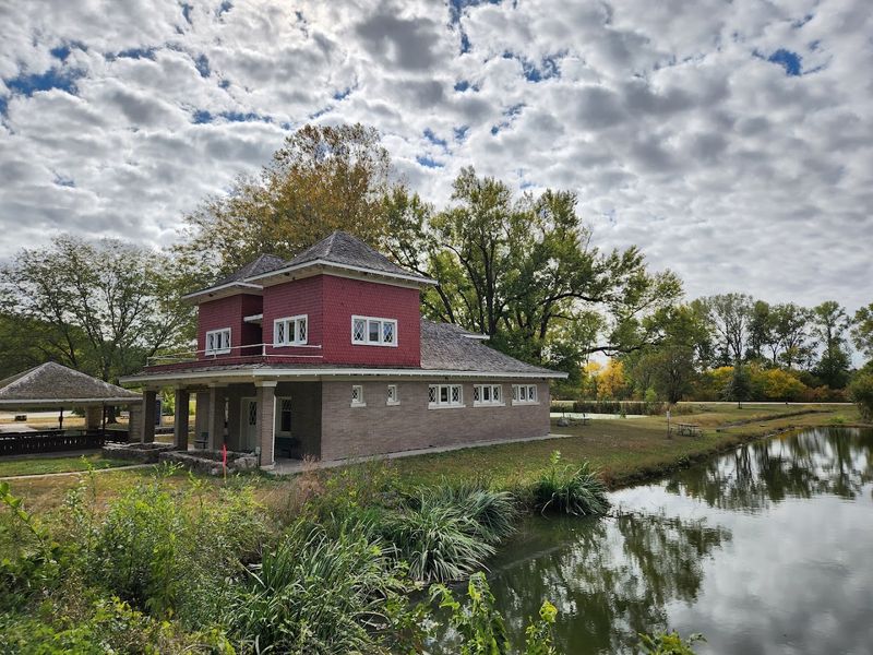 This Underrated Nebraska Park Packs Forest Trails, Wildlife And An Impressive Aquarium Into One Easy Escape - Decor Hint Visit The Historic Fish Hatchery Museum