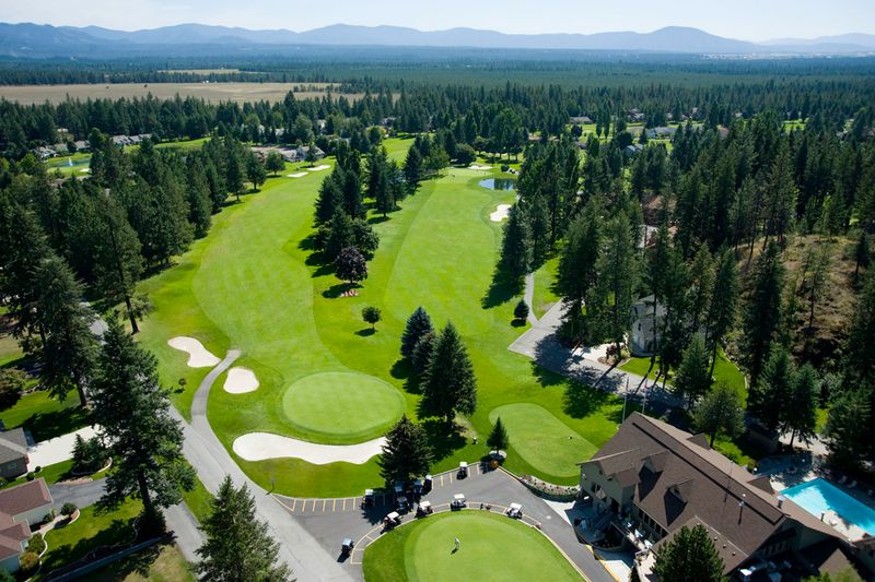 This Private Idaho Lake Community Is So Exclusive It Has Its Own Rules, Beach, And Membership System Dating Back To The 1970s - Decor Hint See How Golf Anchors The Whole Community