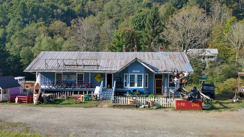 See How Much Character Fits Into One Tiny Downtown