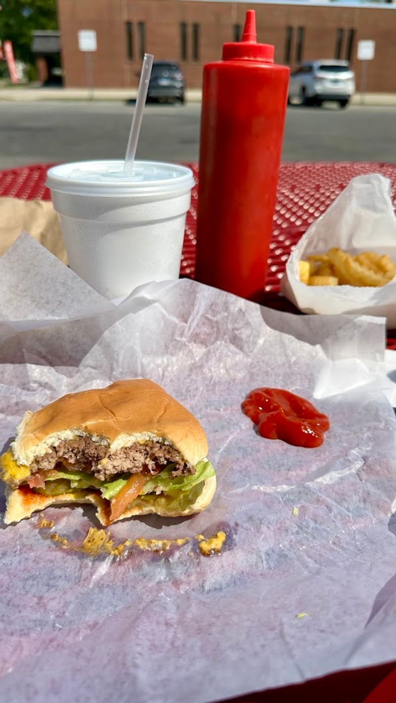 Locals Have Lined Up At This Tiny Illinois Drive-In For The Best Burgers Since 1951 - Decor Hint A Legacy That Keeps Growing