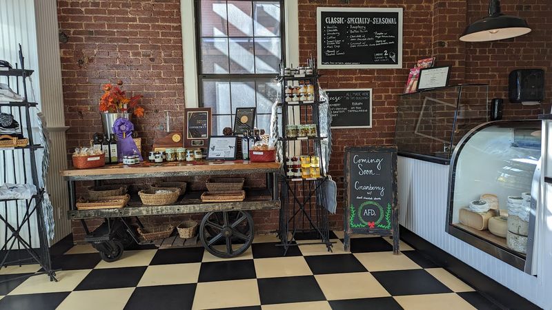 11 Connecticut Food Stops That Make The Drive Completely Worth It - Decor Hint Arethusa Farm Dairy, Bantam
