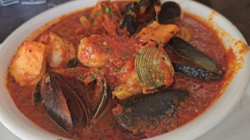 The Mom-And-Pop Restaurant In California Locals Say Serves The State's Very Best Seafood - Decor Hint Cioppino Turns Dinner Into A Full Seafood Event