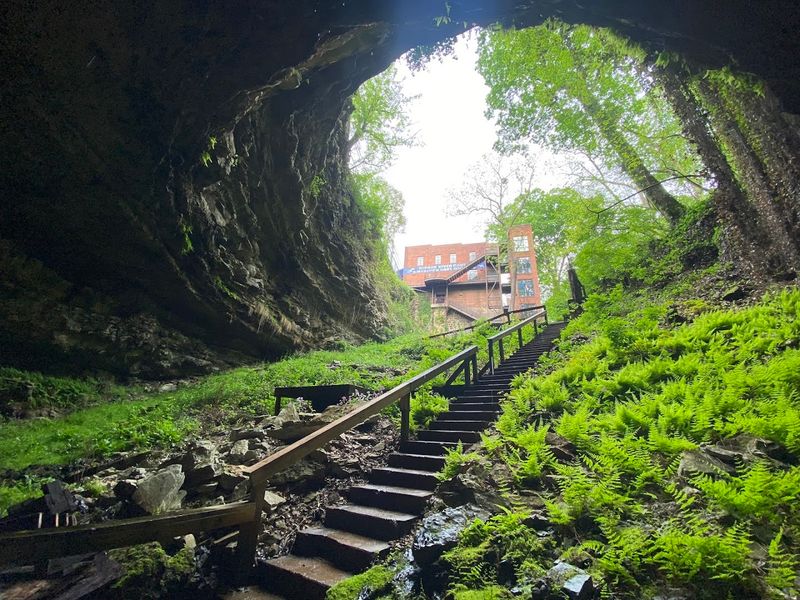 Hidden River Cave & American Cave Museum