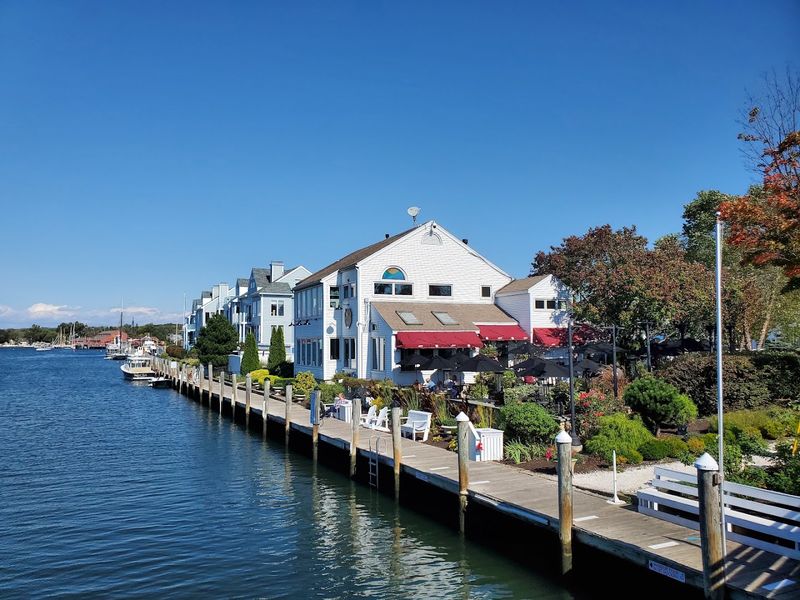 The Connecticut Beach Town That Locals Say Doesn't Feel The Same Anymore Because Of Tourism - Decor Hint Popular Attractions Reshaped The Waterfront