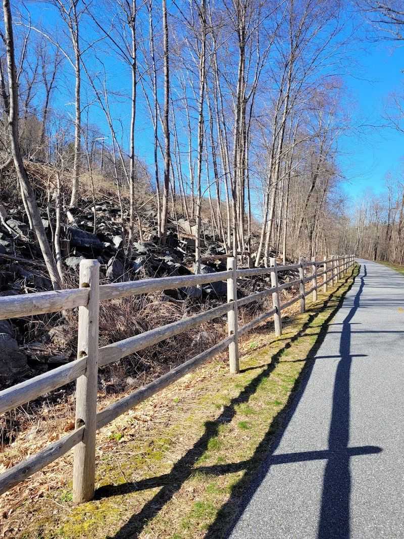9 Of Connecticut's Longest Bike Trails With Surprisingly Beautiful Scenery - Decor Hint Farmington River Trail, Farmington