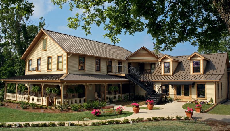 These 10 Restaurants From Savannah To Blue Ridge Deserve A Georgia Food Adventure - Decor Hint Smith House Restaurant, Dahlonega