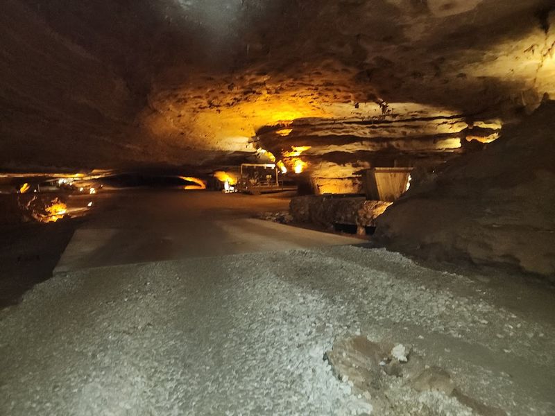Fantastic Caverns, Springfield
