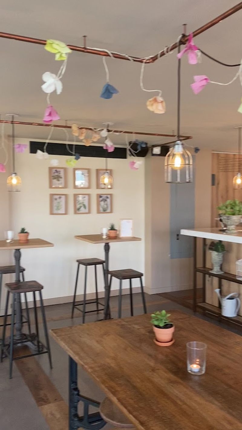 New York's Adults-Only Spa Resort Offers Thermal Pools And Total Relaxation - Decor Hint Casa QC Bistro Serves Italian-Inspired Bites In Your Robe