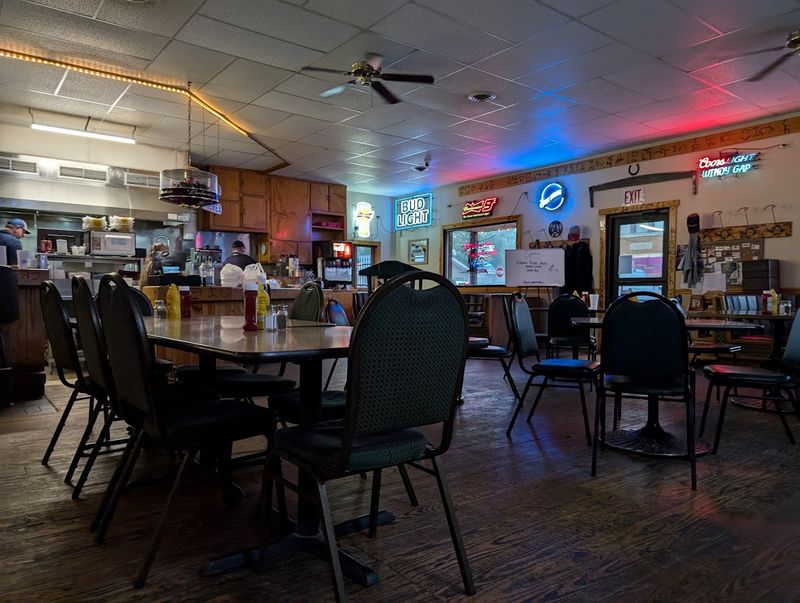 Windy Gap Saloon And Grill, Paxton 