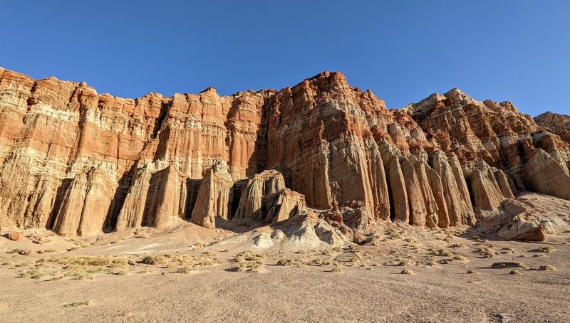 These 12 California Trails Lead To Giant Boulders, Slot Canyons, And Surreal Rock Formations - Decor Hint Hagen Canyon Nature Trail, Red Rock Canyon State Park