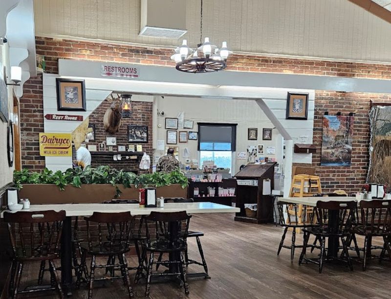 Farmhouse Restaurant, Lake Park