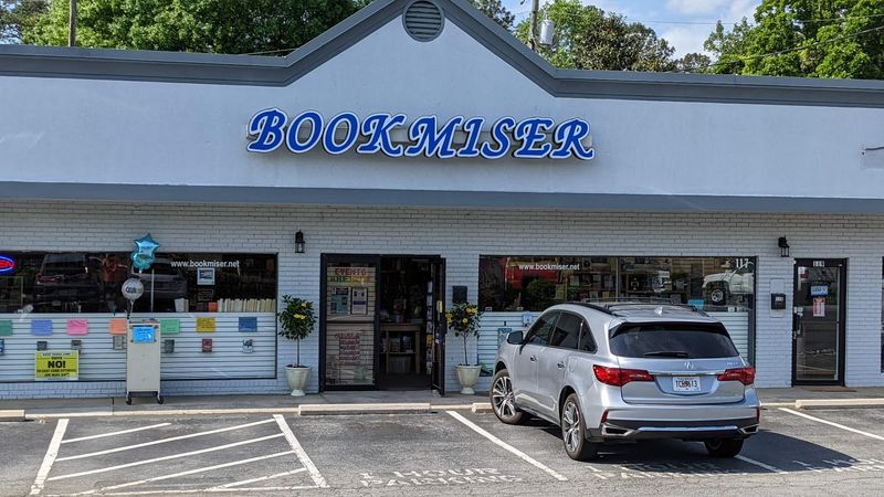 This Quirky Georgia Bookstore Has More Than 300,000 Books Waiting To Be Explored - Decor Hint Surviving A Fire And Coming Back Stronger